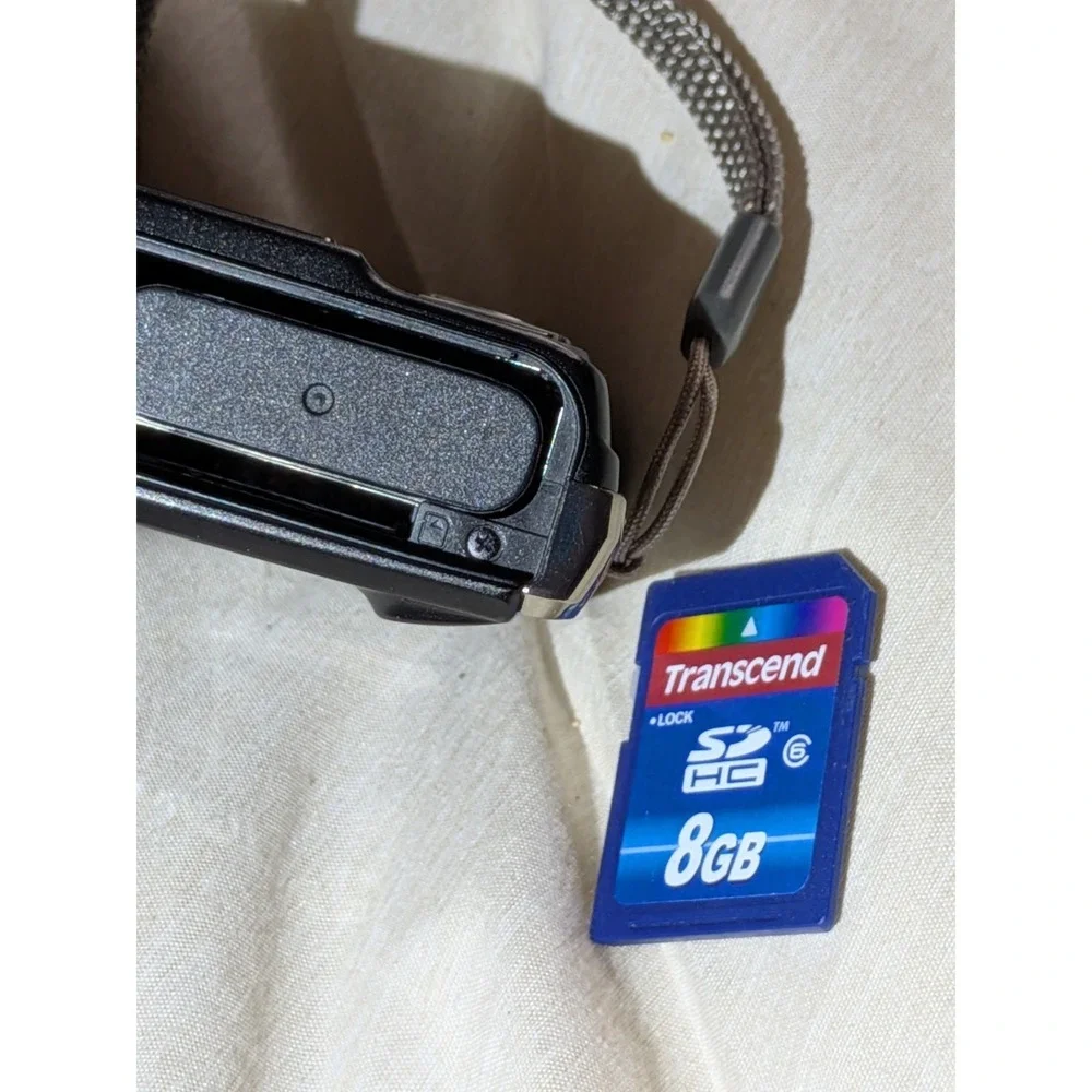 CASIO EX-H10 SR STANDARD Exilim Hi Zoom Digital Camera Silver 12.1MP Optical 10x
